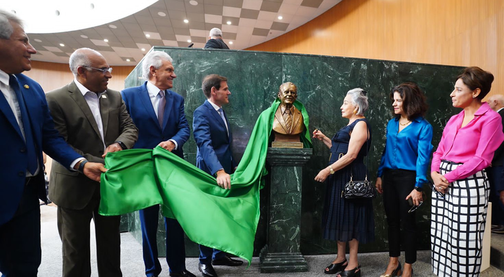 Assembleia Legislativa faz homenagem a Iris Resende Machado