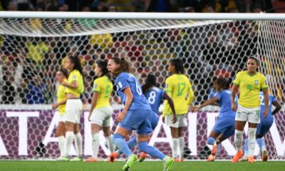 França vence Brasil e assume a ponta do grupo F do Mundial