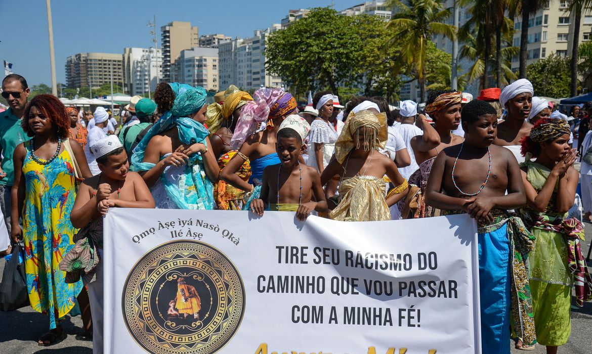 Ato em Copacabana pela liberdade religiosa Mãe Bernadete