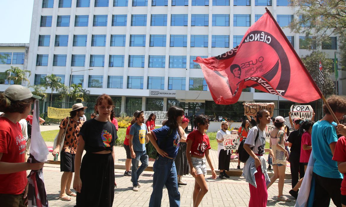 Ato dos estudantes da USP