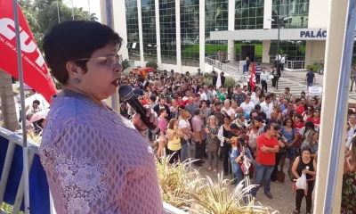 Servidores da Educação entram em greve em Goiânia
