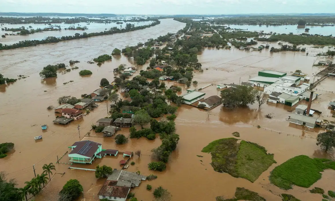 Sobe para 13 o número de mortos pelas chuvas no RS