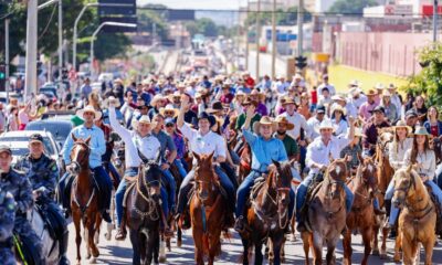 Cavalgada abre a 78ª Exposição Agropecuária de Goiás