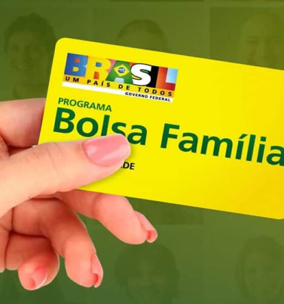 Brasil dividido com Bolsa Família e carteira assinada