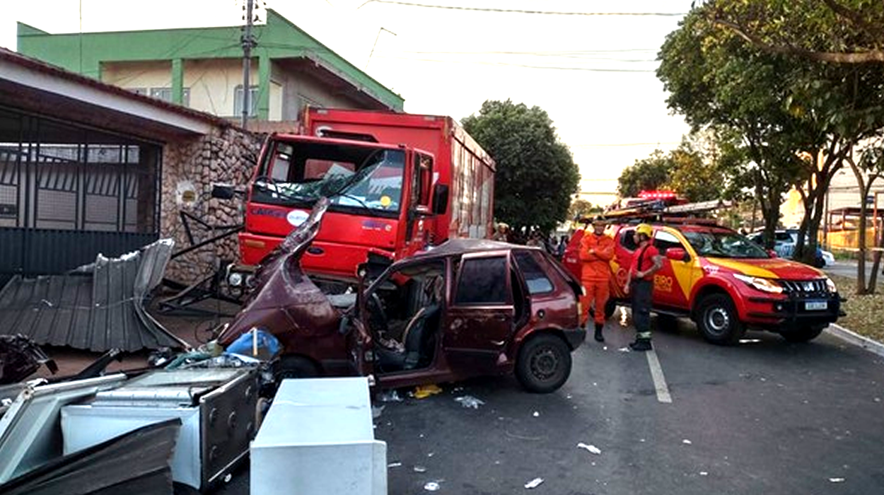 Três jovens morrem em acidente em Aparecida de Goiânia