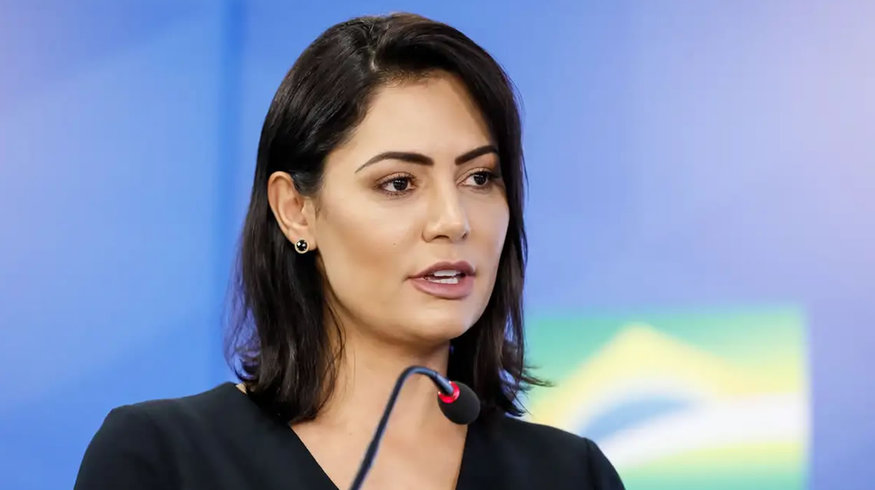 Bolsonaro descarta a declaração de Michelle sobre candidatura