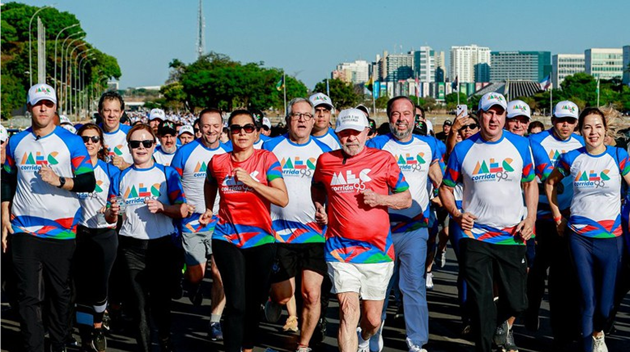 Lula participa de corrida em comemoração aos 95 anos do MEC