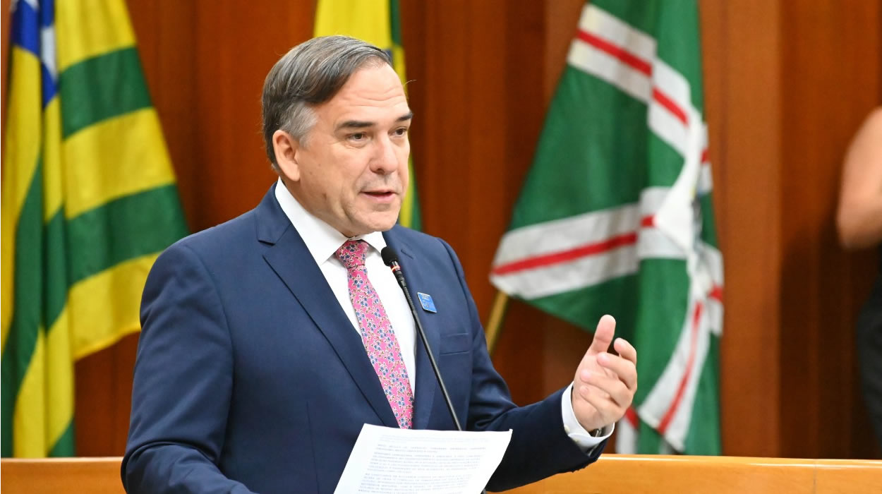 Prefeito de Goiânia desiste da compra de SUV blindada