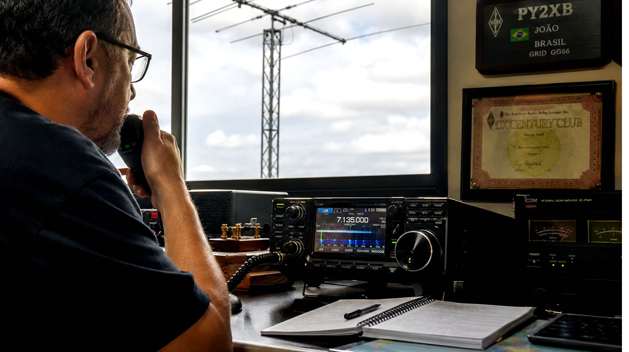 Radioamadores comemoram o fim do Código Morse (CW) para provas